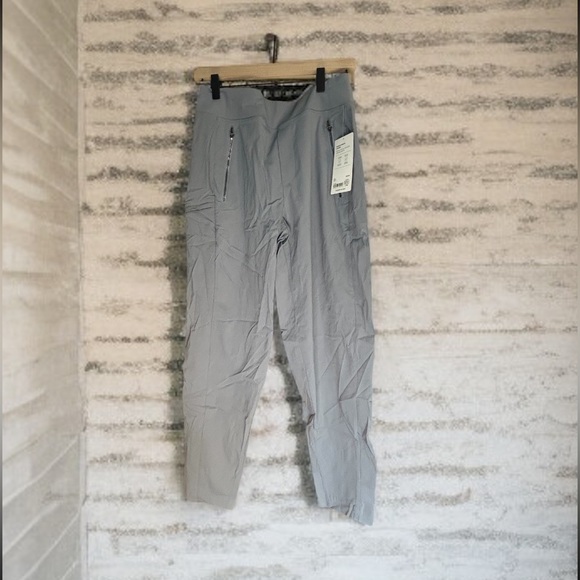 Athleta Trekkie North Jogger Pant Gray Women's Size 6 NWT - Picture 2 of 10